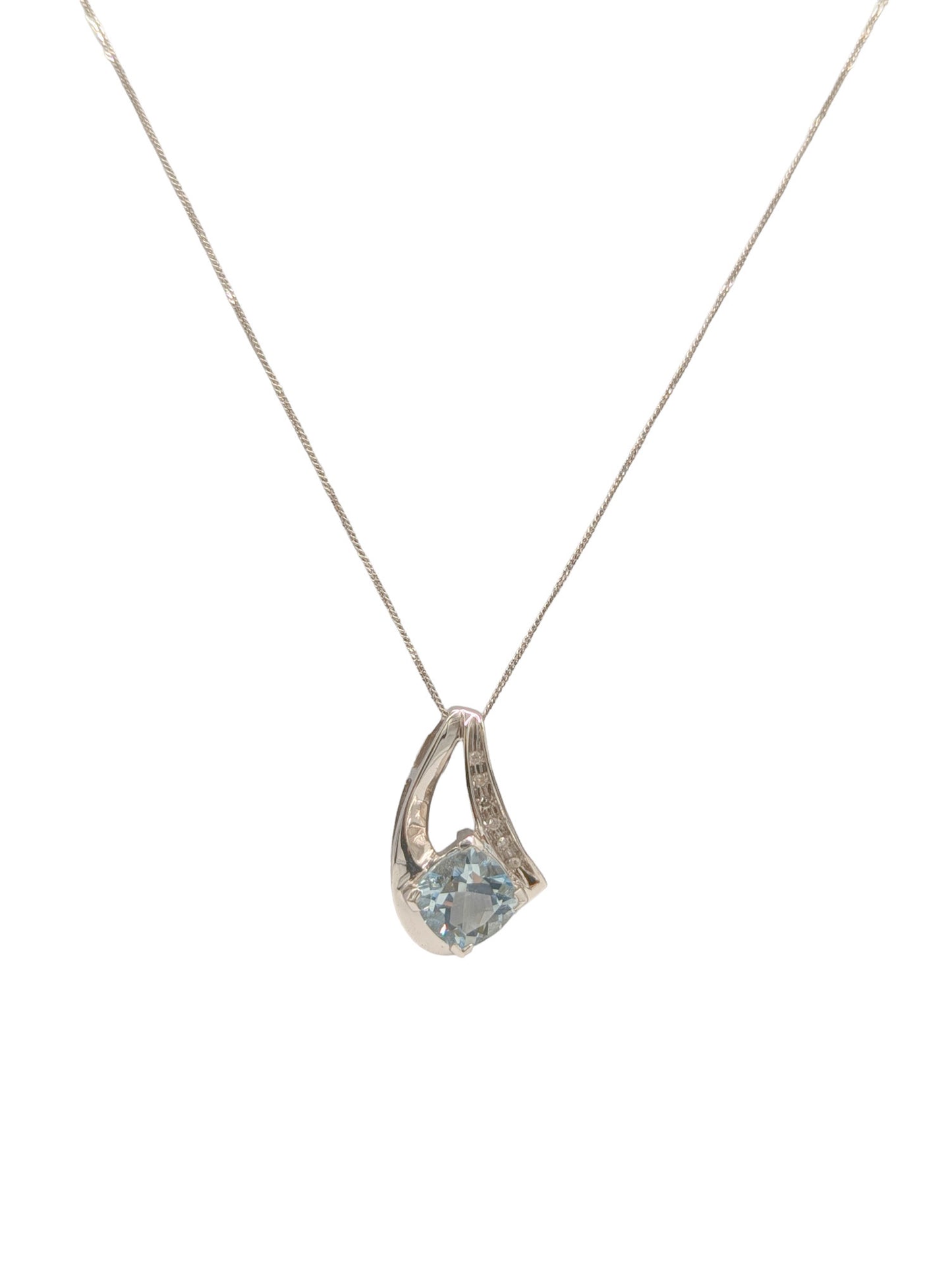 9ct White Gold Aquamarine/Diamond Pendant & Chain