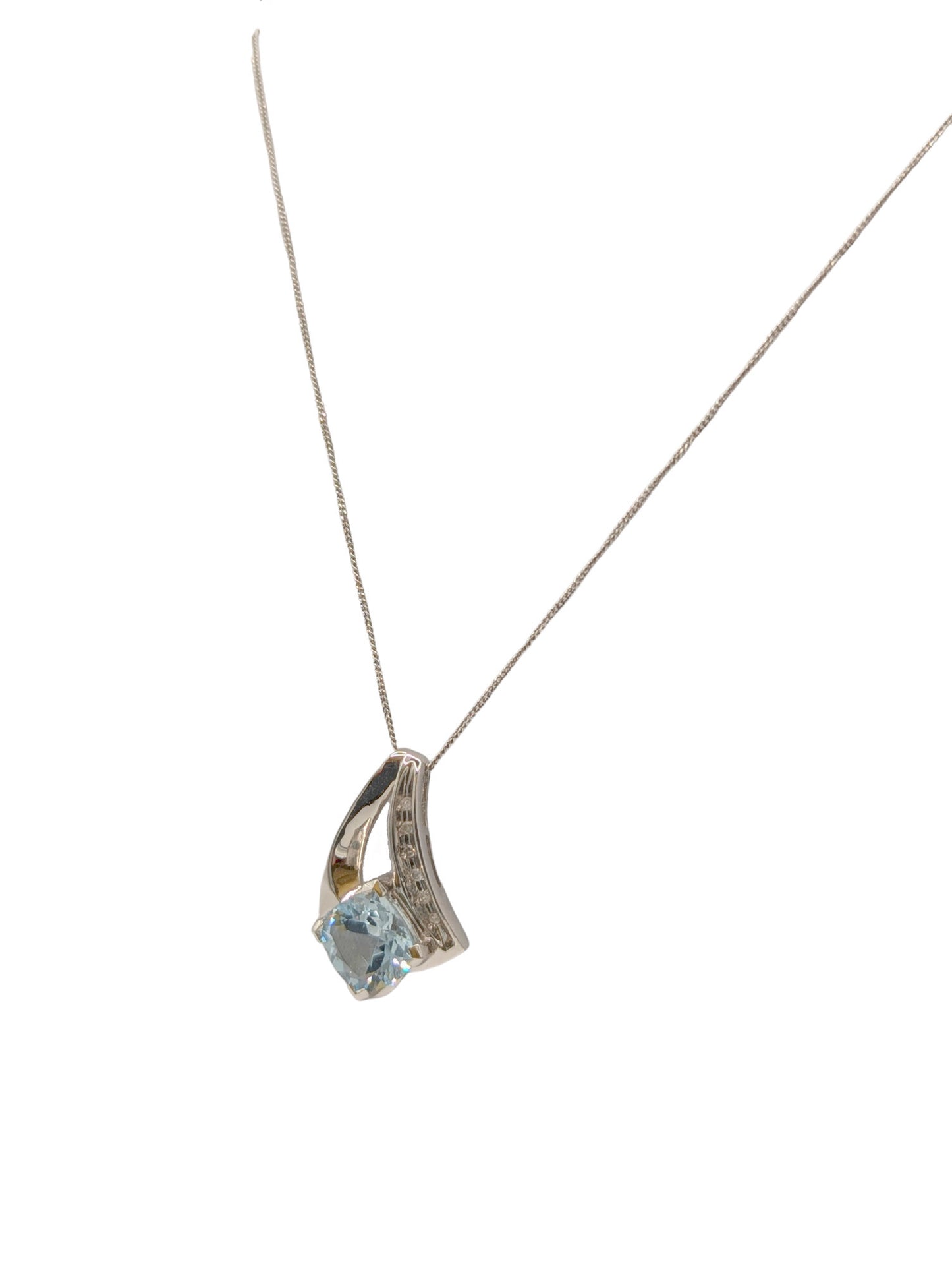 9ct White Gold Aquamarine/Diamond Pendant & Chain