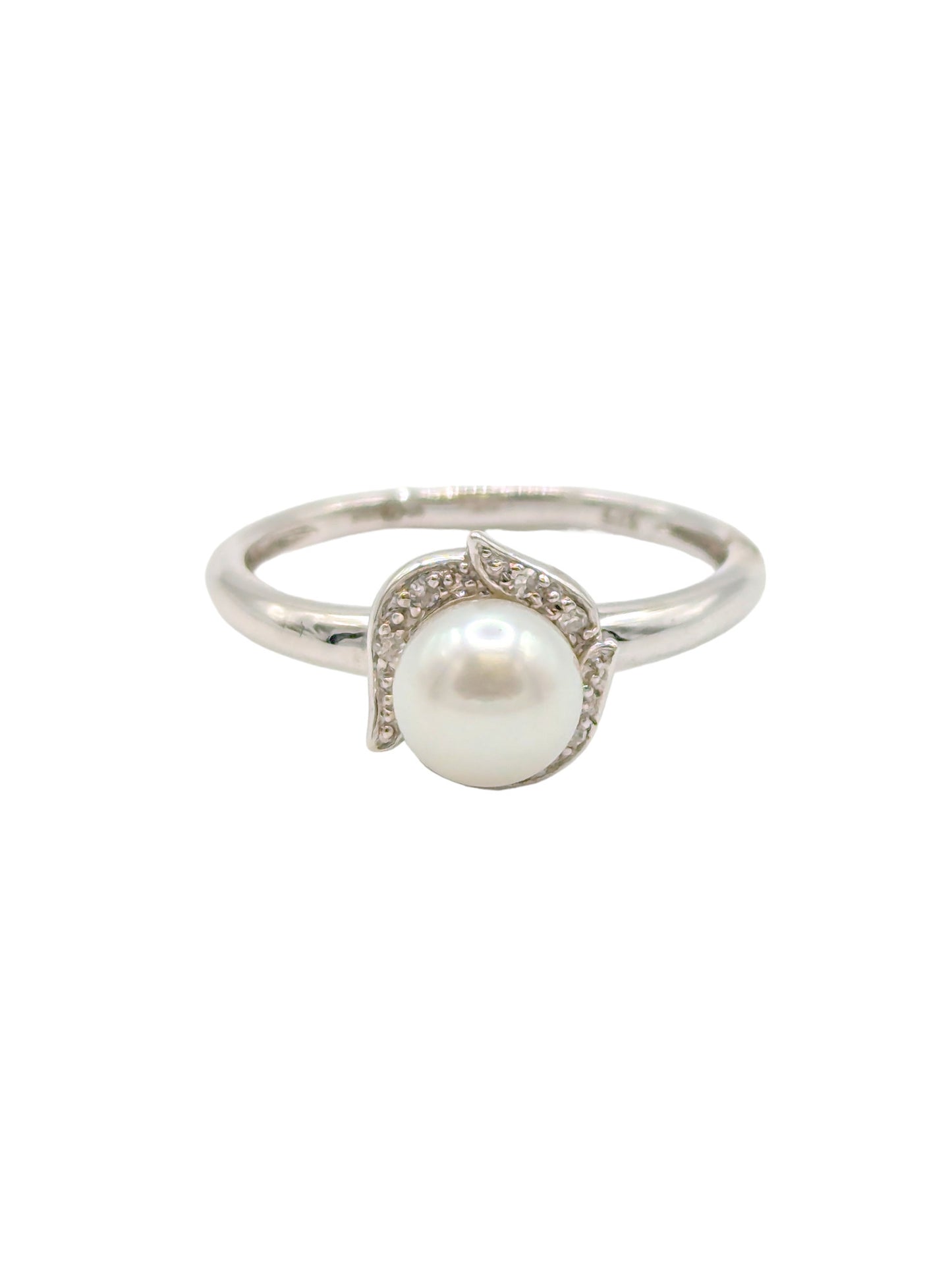 9ct Gold Cultured Pearl & Diamond Ring