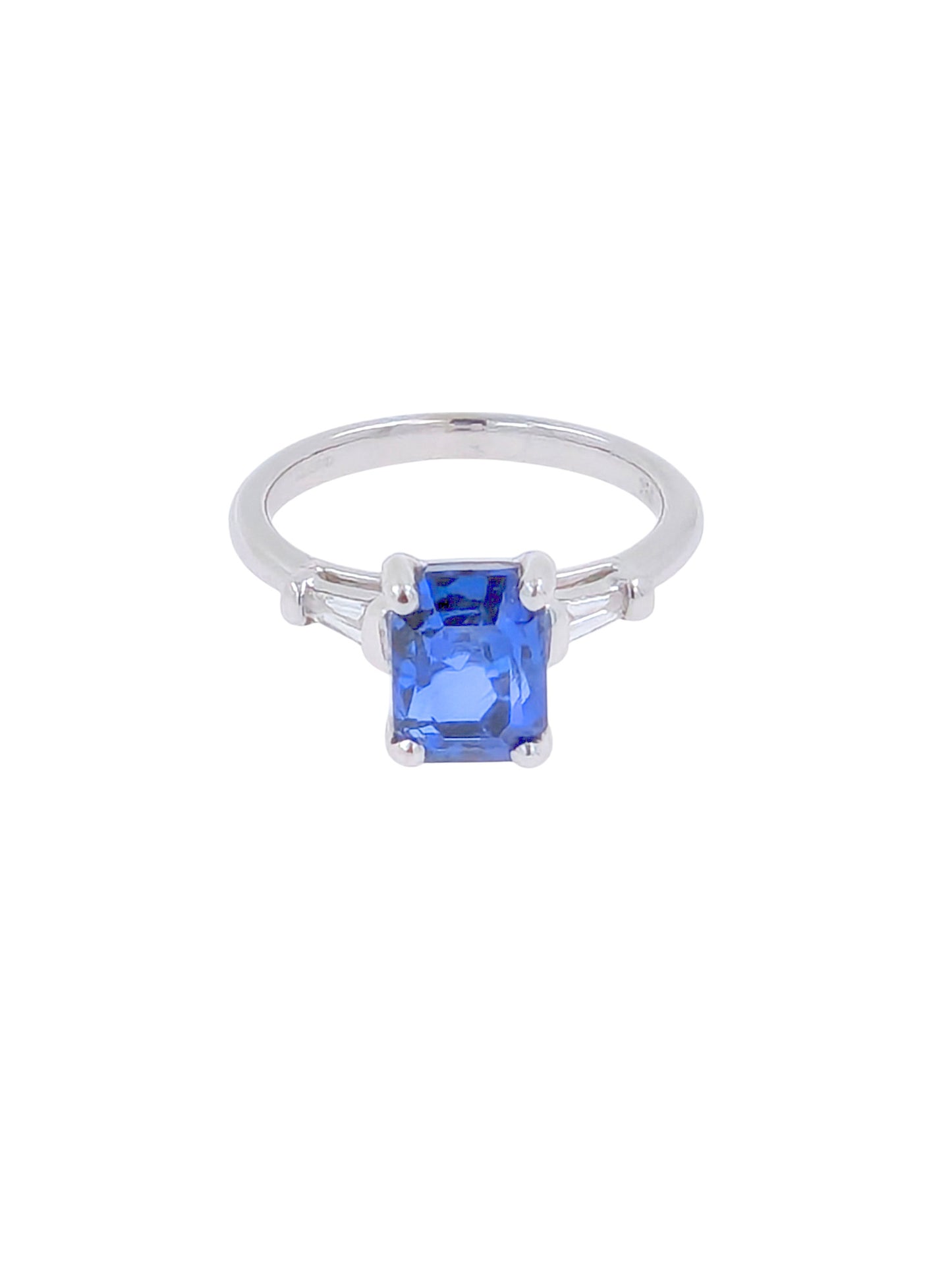 18ct 2.8ct Sapphire Diamond Ring